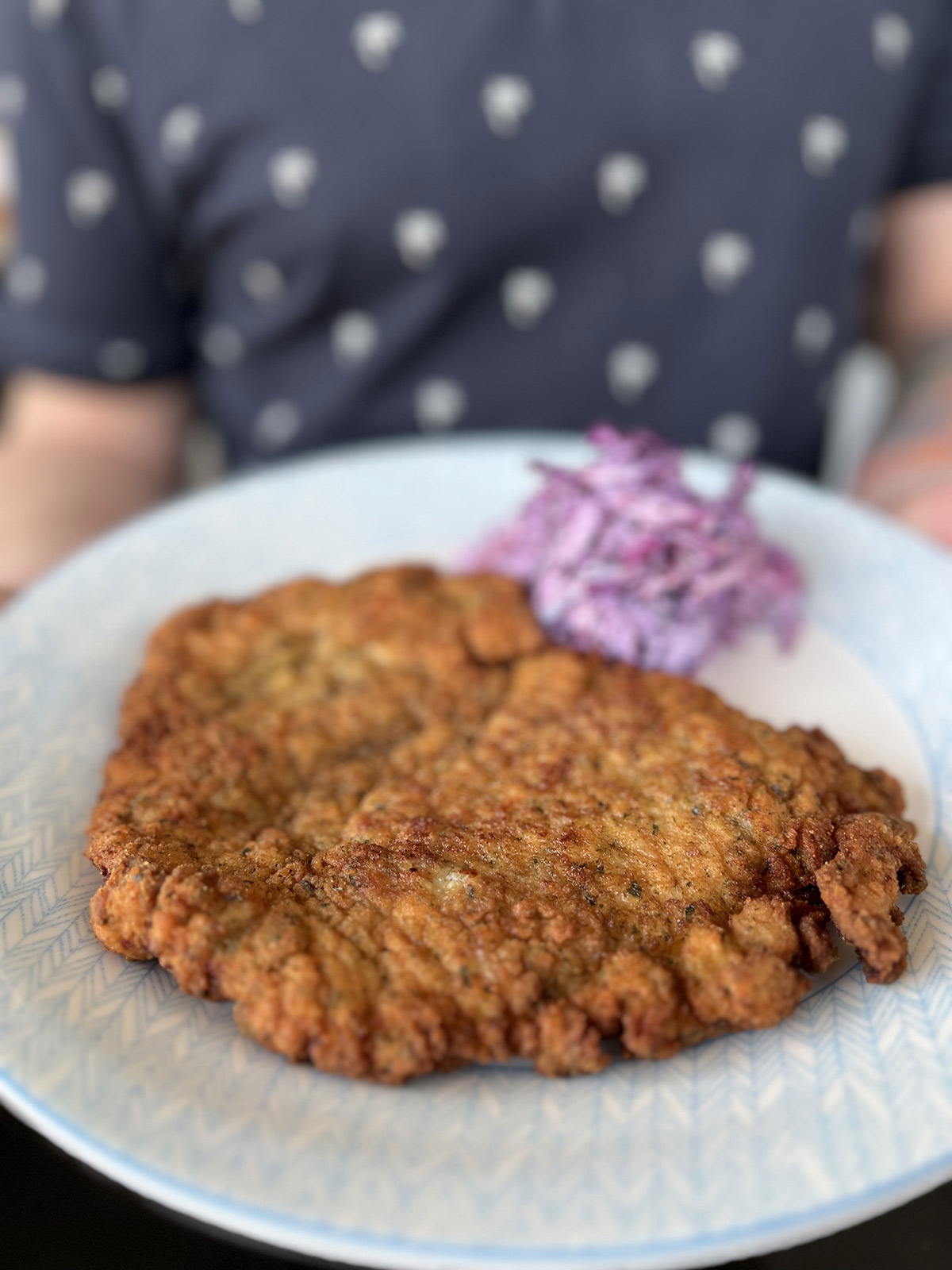 Kotlet po parysku - przepis Piotra Ogińskiego Kotlet po parysku - przepis Piotra Ogińskiego