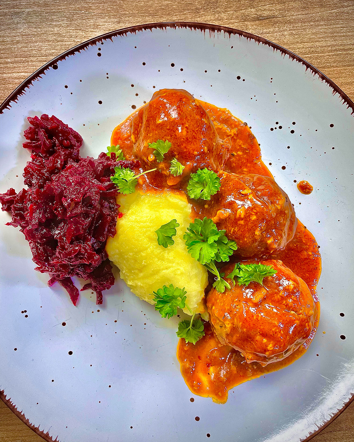 Pulpety w sosie pomidorowym - przepis Piotra Ogińskiego Pulpety w sosie pomidorowym - przepis Piotra Ogińskiego